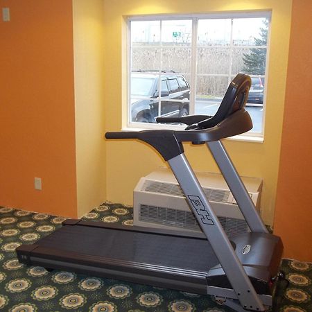 Microtel Inn By Wyndham - Albany Airport Latham Bagian luar foto