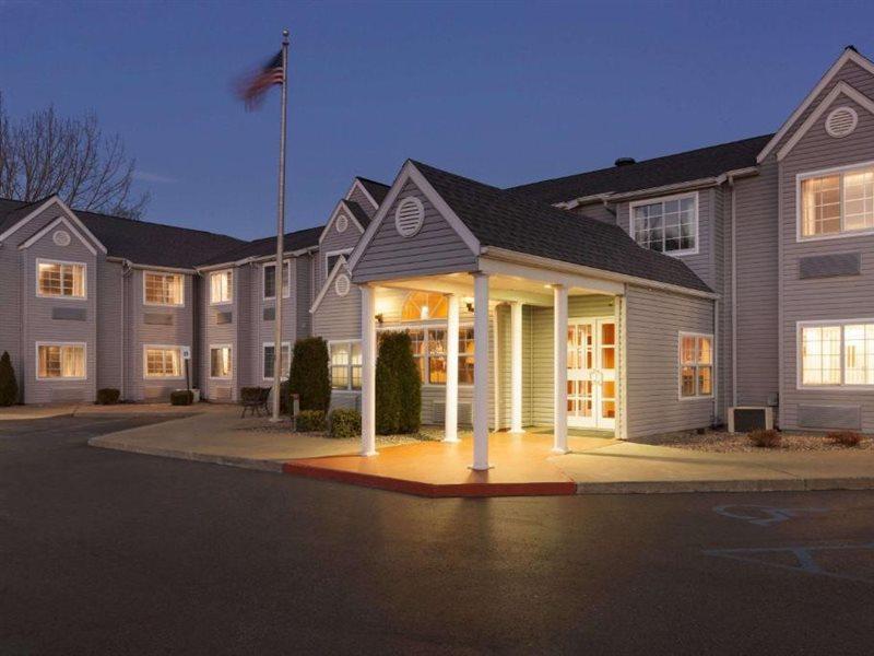 Microtel Inn By Wyndham - Albany Airport Latham Bagian luar foto