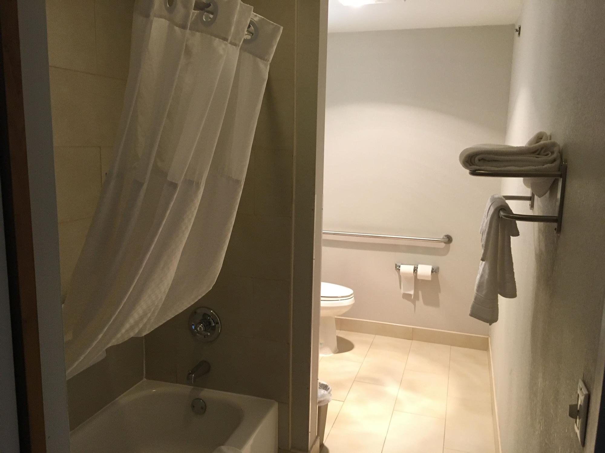 Microtel Inn By Wyndham - Albany Airport Latham Bagian luar foto