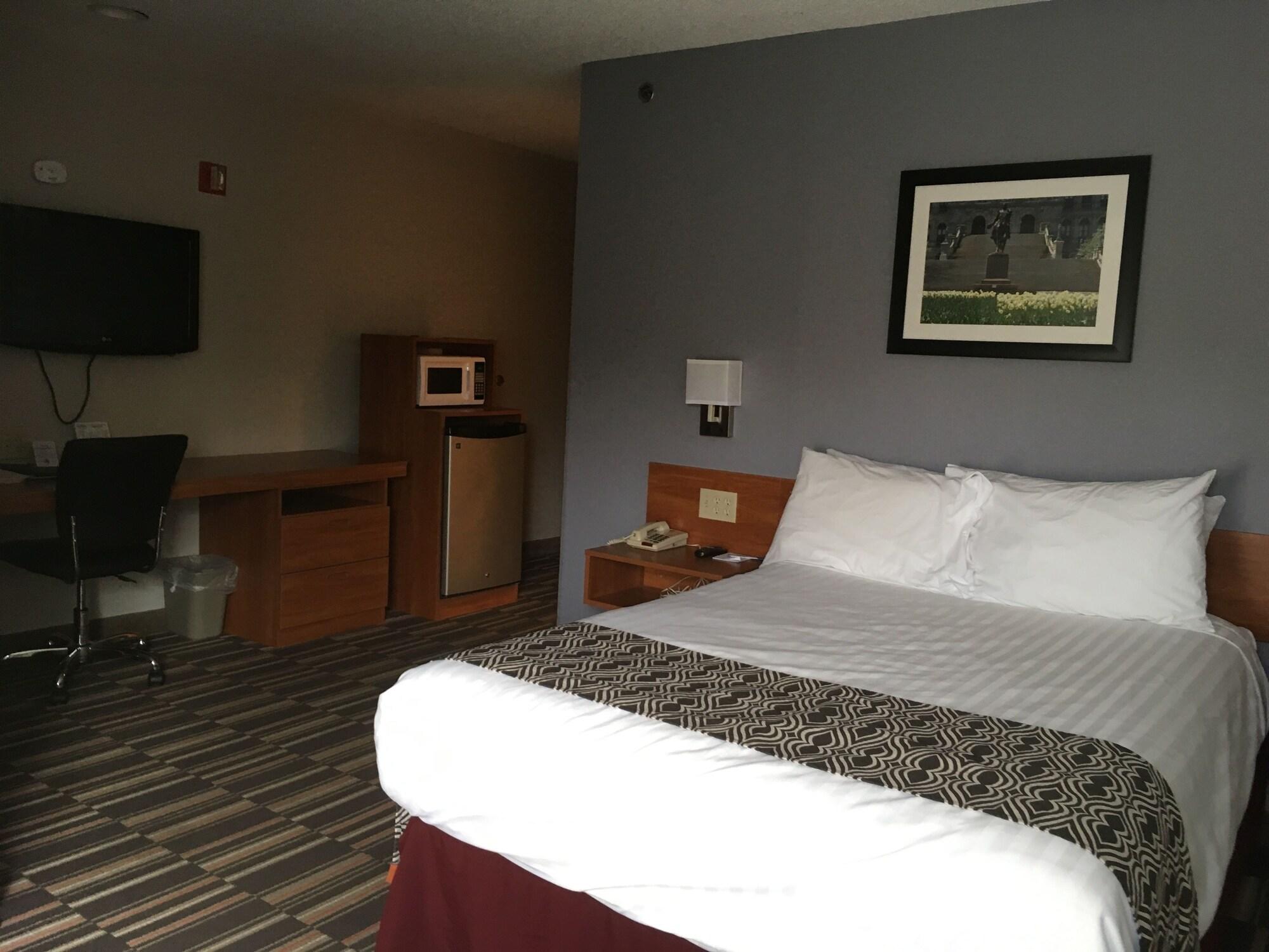 Microtel Inn By Wyndham - Albany Airport Latham Bagian luar foto