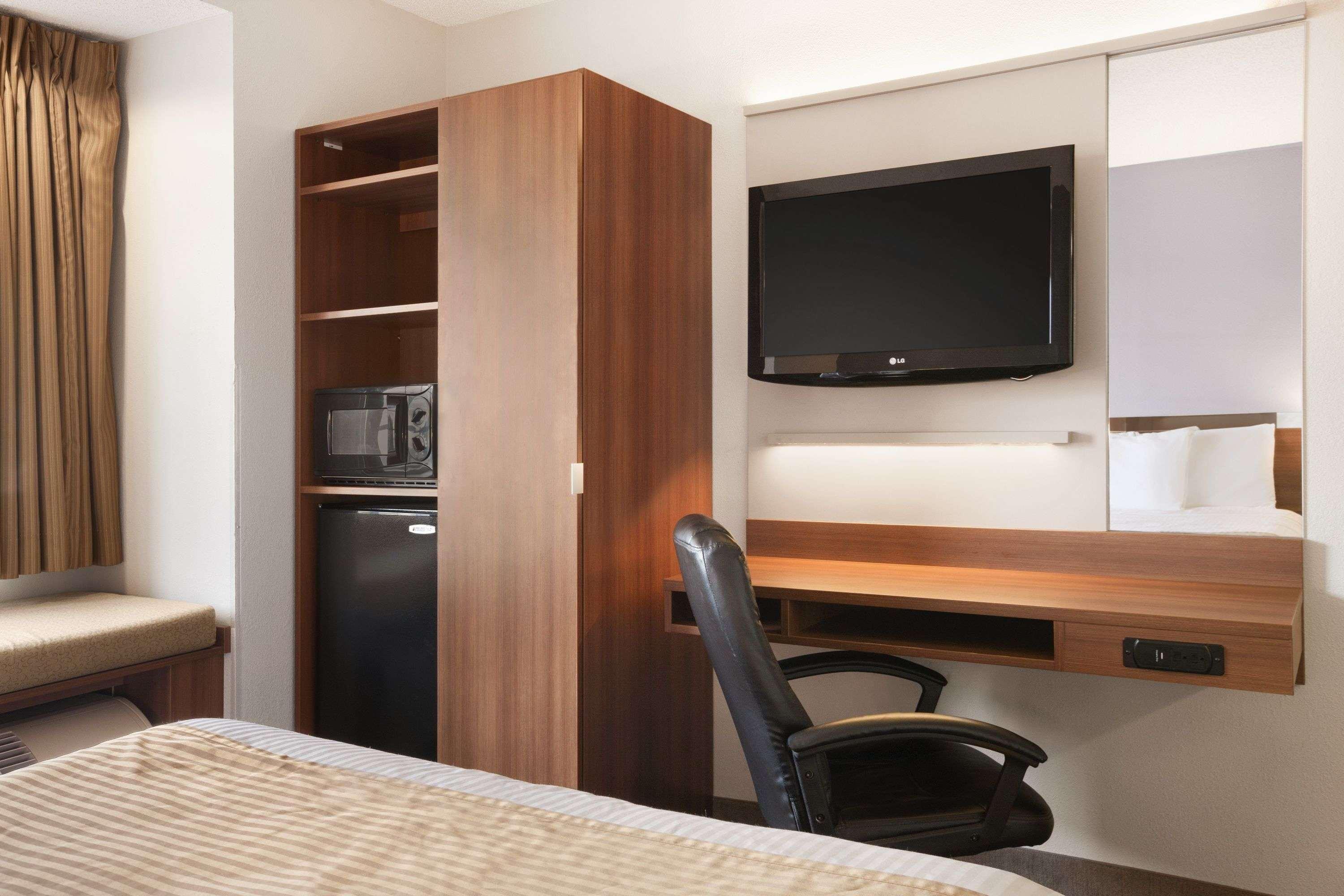 Microtel Inn By Wyndham - Albany Airport Latham Bagian luar foto
