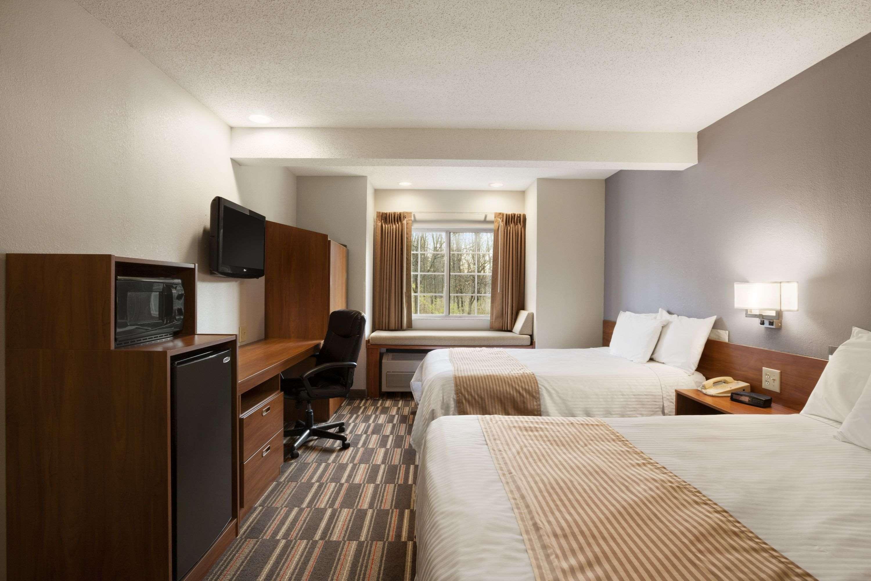 Microtel Inn By Wyndham - Albany Airport Latham Bagian luar foto