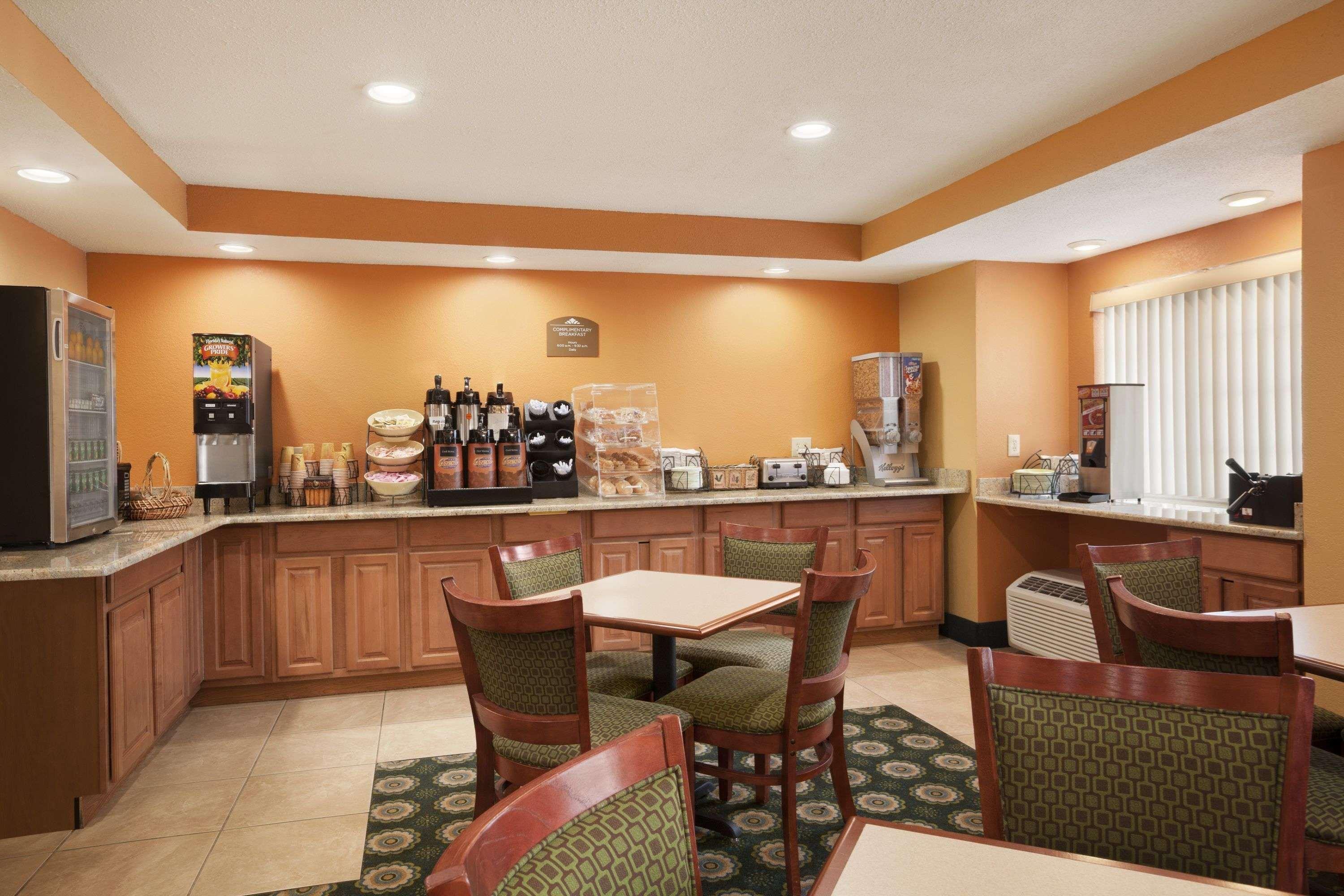 Microtel Inn By Wyndham - Albany Airport Latham Bagian luar foto