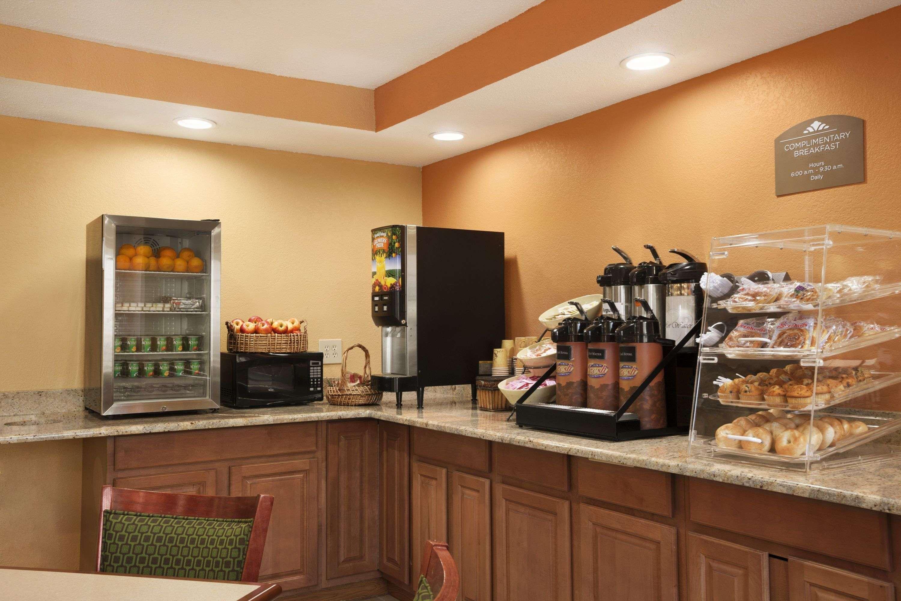 Microtel Inn By Wyndham - Albany Airport Latham Bagian luar foto