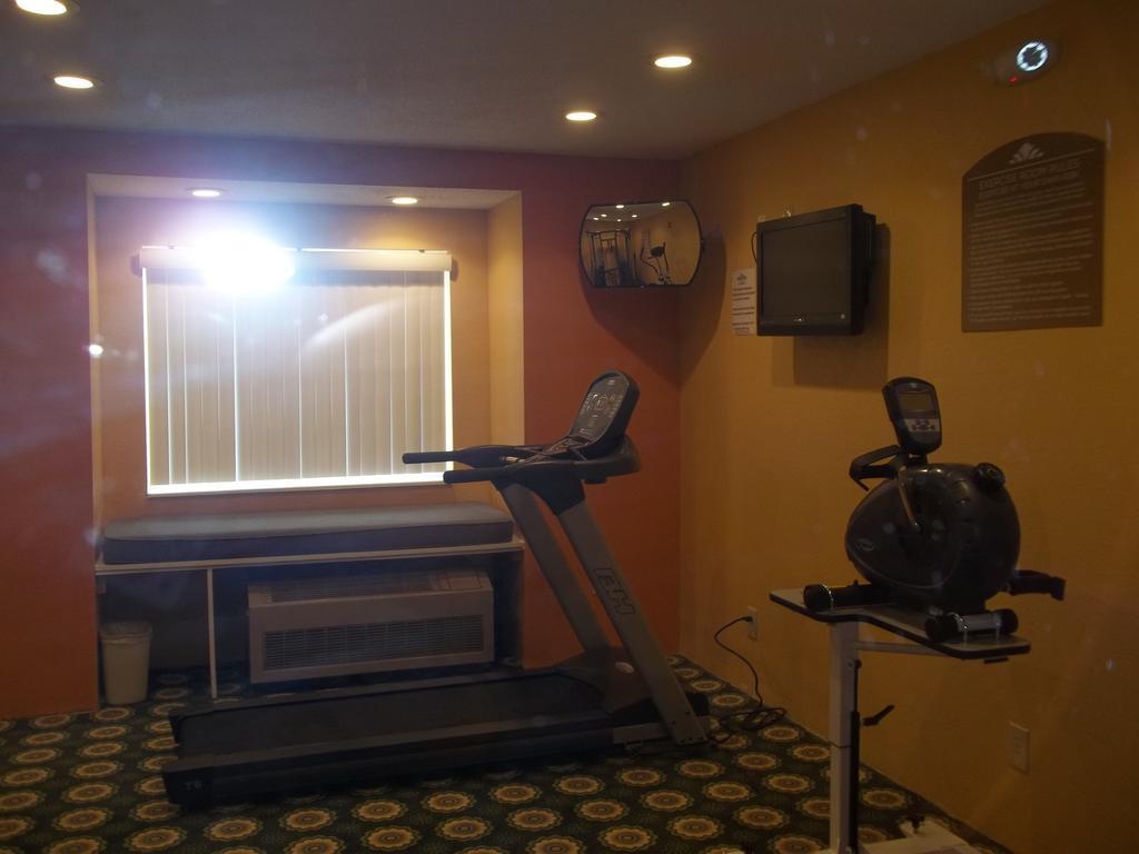 Microtel Inn By Wyndham - Albany Airport Latham Bagian luar foto