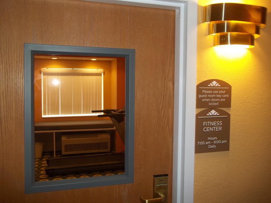 Microtel Inn By Wyndham - Albany Airport Latham Bagian luar foto
