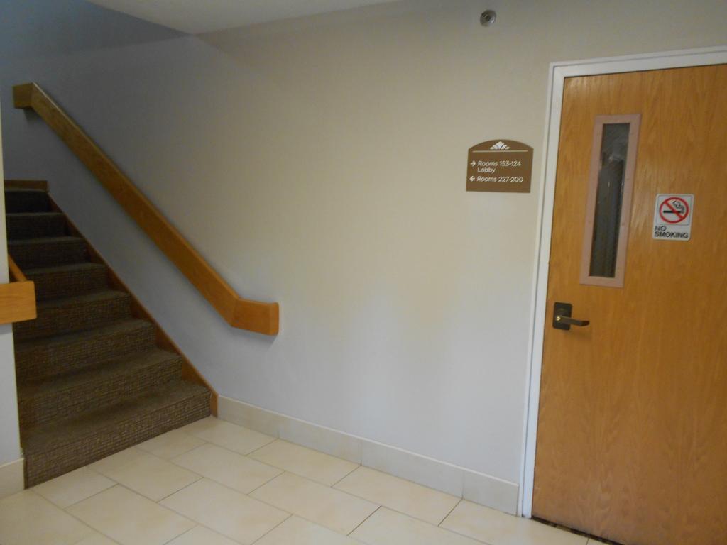 Microtel Inn By Wyndham - Albany Airport Latham Bagian luar foto