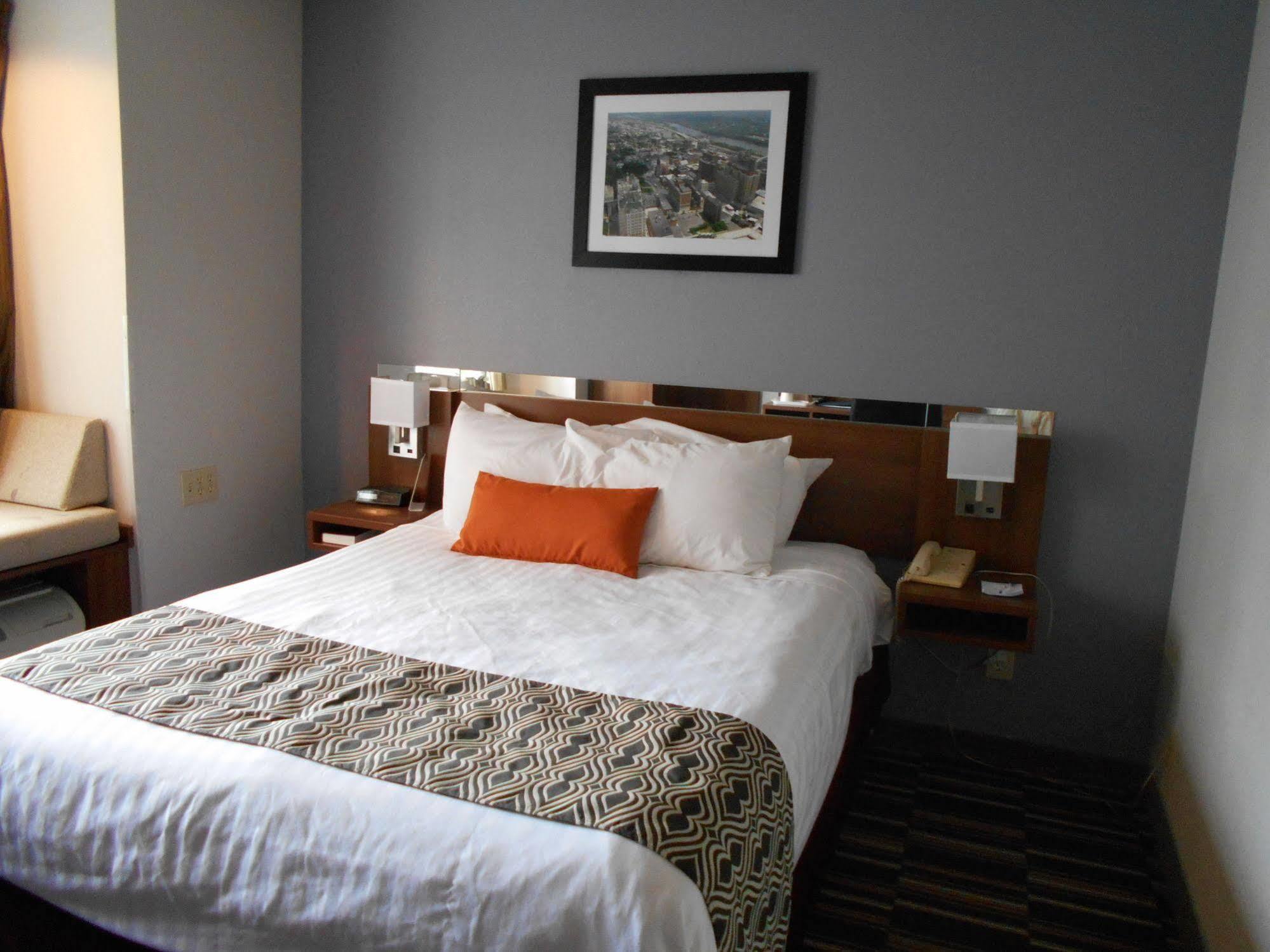 Microtel Inn By Wyndham - Albany Airport Latham Bagian luar foto