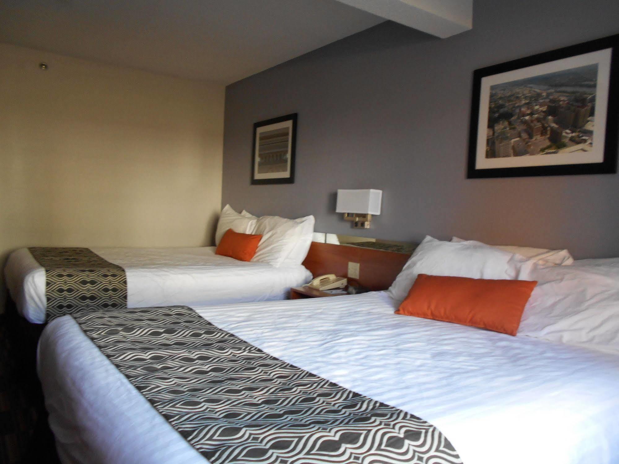 Microtel Inn By Wyndham - Albany Airport Latham Bagian luar foto