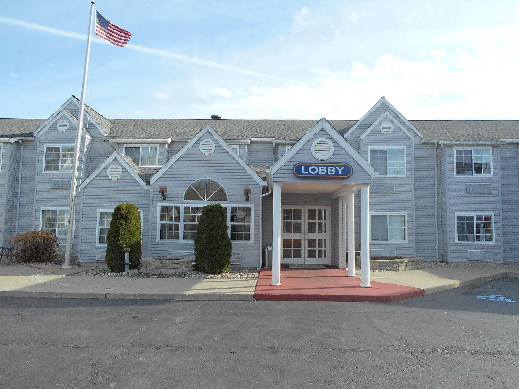 Microtel Inn By Wyndham - Albany Airport Latham Bagian luar foto